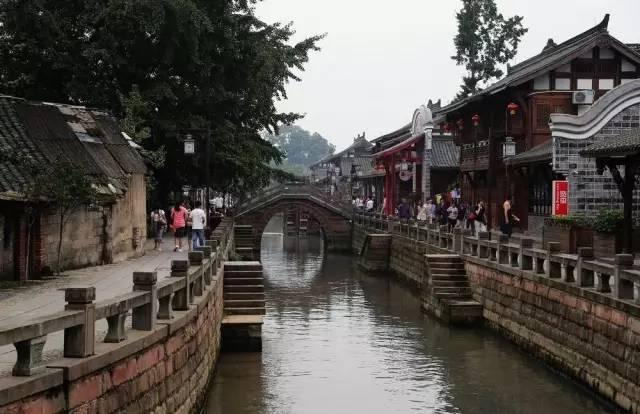 孟庆斌当选青岛市政协主席